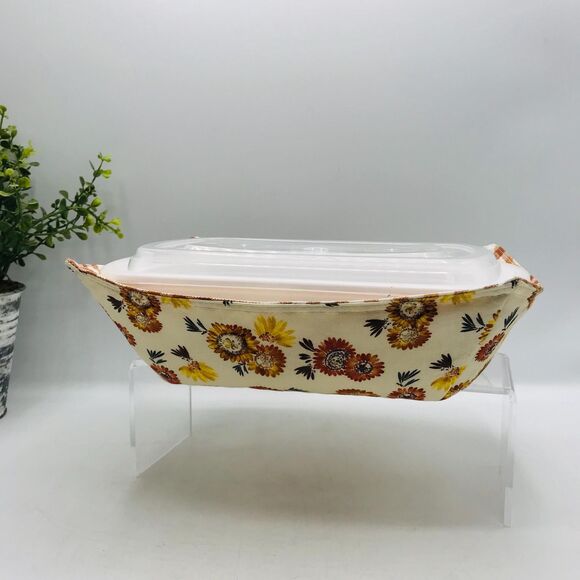 NEW! Microwave Cozy For Takeout Containers Reversible, Tan Straw Flowers Gingham - Picture 1 of 6